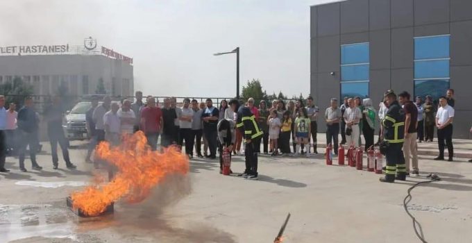 Nevşehir İl Sağlık Müdürlüğü’nde Yangın Eğitimi ve Tatbikatı Düzenlendi