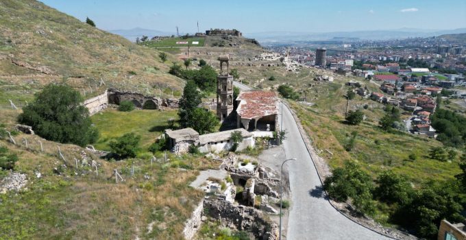 Tarihi Çan Kulesi Ve Damat İbrahim Paşa İlkokulu Binası Restore Edilecek