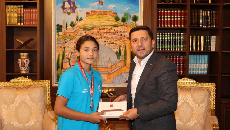Türkiye Şampiyonu Kılıç’tan Belediye Başkanı Arı’ya Ziyaret