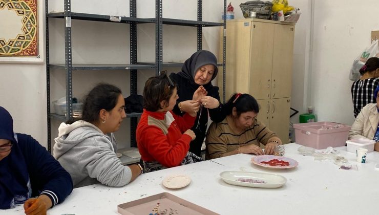 Özel Gereksinimli Bireyler El İşi Takı Yapımını Deneyimledi