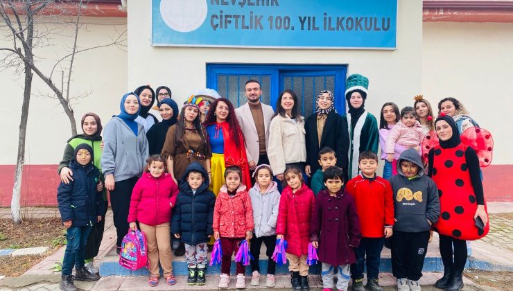 NEVÜ Öğrencileri Köy Okullarında Minikleri Bilim ve Sanatla Buluşturdu