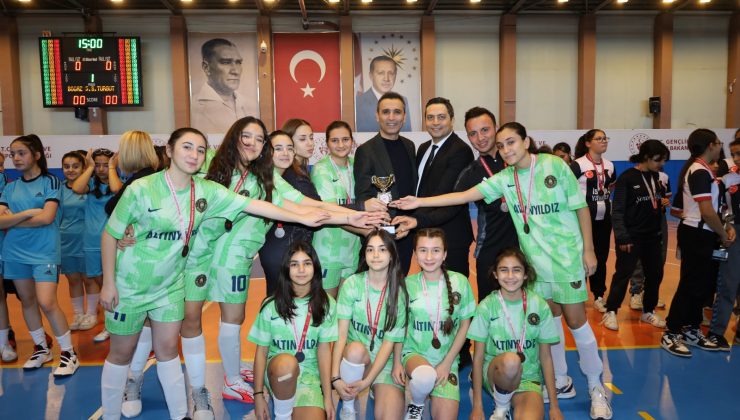 Altınyıldız Yıldız Kız Futsal Takımından İl Derecesi