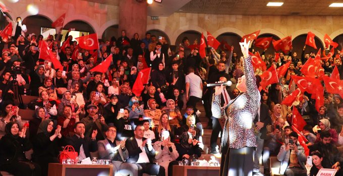 Azerin’den Türklük Anıtı Açılışına Özel Muhteşem Konser