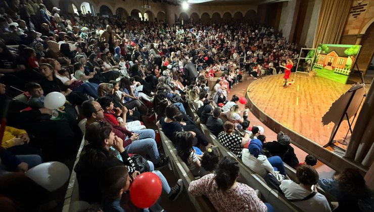 “Kırmızı Başlıklı Kız ve Orman” Çocuk Oyunu Sahnelendi
