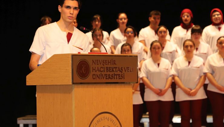 NEVÜ’lü Geleceğin Hemşireleri Üniformalarını Giyerek Mesleklerine İlk Adımlarını Attı